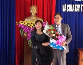Sinh hoạt kỷ niệm ngày 22/12 và chia tay thầy giáo Nguyễn Phan Trường